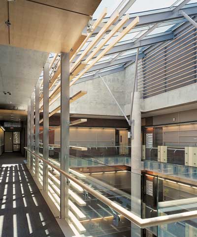 安大略理工大学 