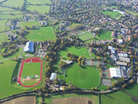 米尔菲尔德中学 