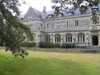 布洛肯赫斯特学院