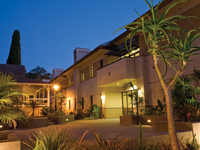 加州多明尼克大学