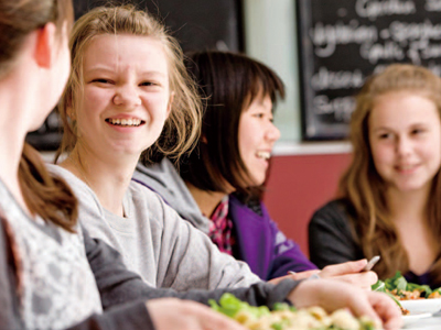 福拜克文理学校 